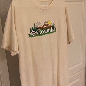 Columbia T-shirt